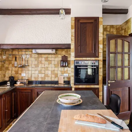 Lymnia -elegant Sicilian With Solarium & Palm Garden *