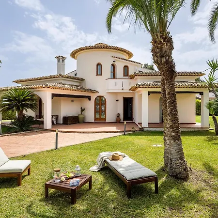 Lymnia -elegant Sicilian With Solarium & Palm Garden Villa