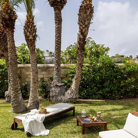 Villa Lymnia -elegant Sicilian With Solarium & Palm Garden *