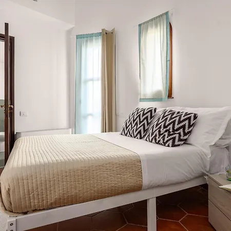Lymnia -elegant Sicilian With Solarium & Palm Garden