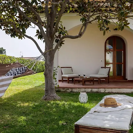 Lymnia -elegant Sicilian With Solarium & Palm Garden Villa Syracuse