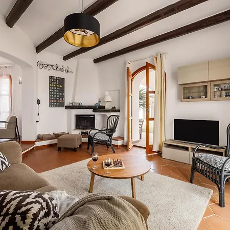 Villa Lymnia -elegant Sicilian With Solarium & Palm Garden