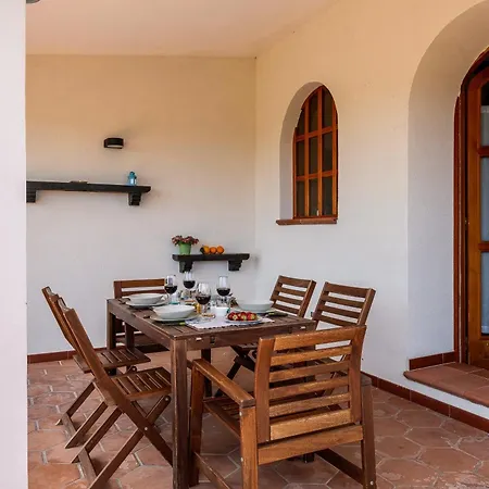 Lymnia -elegant Sicilian With Solarium & Palm Garden Villa *